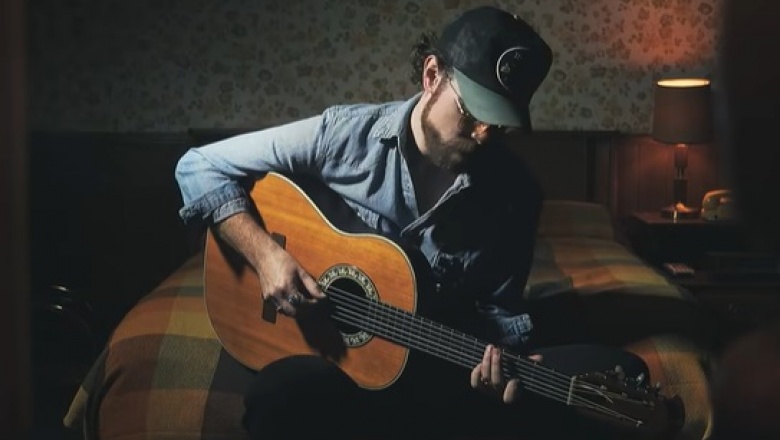 Wyatt McCubbin le puso imágenes a “All Outta You”