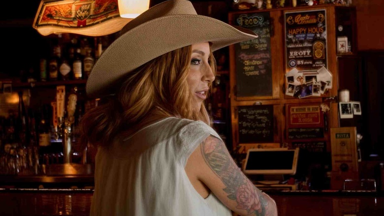 Ashley Monroe pide que no la despierten en “Dreaming”