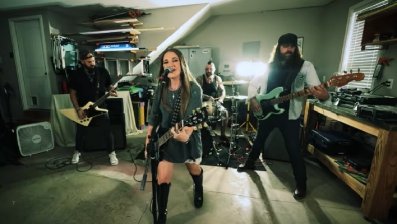 Kasey Tyndall deja morir a su viejo yo en “Old Me Is Dying”
