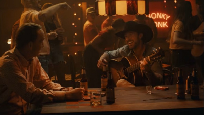 Riley Green y Peyton Manning se enfrentan en una canción: Alabama contra Tennessee