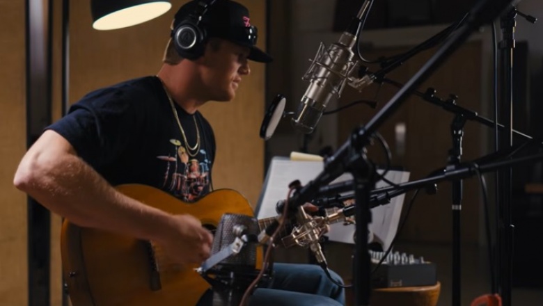 Parker McCollum escribe y canta la soledad que no termina de elegir en “Better Alone”