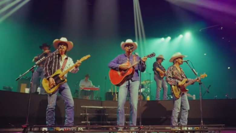 Disparándole a los recuerdos con tequila, por Midland