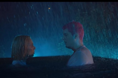 Siente y vive el rock argentino con Rayos Laser - Un Regalo Tuyo