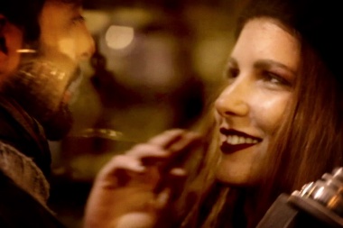 Disfruta del rock argentino con 'En este mismo lugar' de Barilari