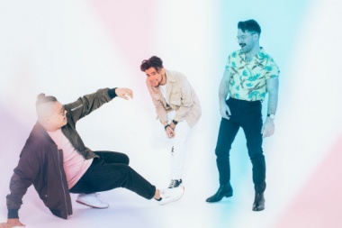 Dale play a A R I Z O N A 'Find Someone'