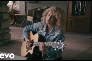 Tori Kelly 'Sorry Would Go A Long Way'