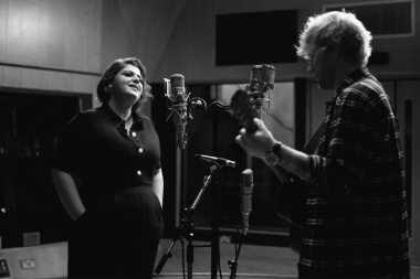 Ed Sheeran -Best Part Of Me- junto a YEBBA