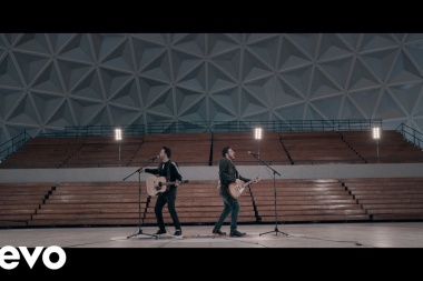 Kurt, Luis Fonsi - 16