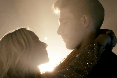 Madilyn Bailey 'Are We Falling In Love'