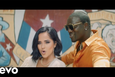 Akon dejo caer las imágenes de su nuevo single Como No junto a Becky G