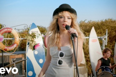 The Buckleys - Money