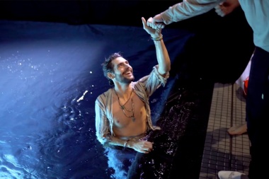 Echa un vistazo a las imagenes detras de camara del clip de Alvaro Soler: Magia