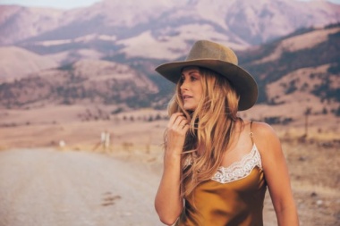 Stephanie Quayle - Wild Frontier