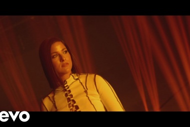 Cassadee Pope - What The Stars See junto a Karen Fairchild y Lindsay Ell