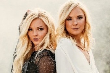 American Blonde - Dust On My Wings