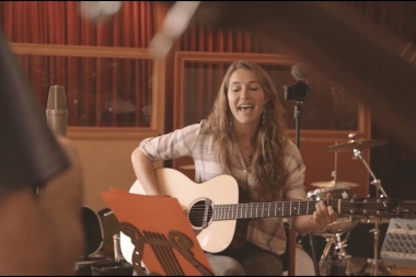 La estrella country Caroline Jones y The Trenwiths de Nueva Zelanda unen fuerzas