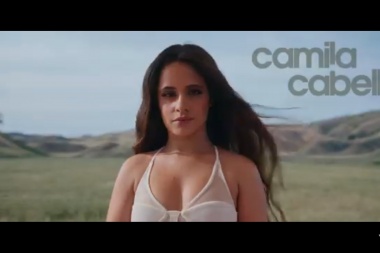 Camila Cabello sigue mimando a sus fans