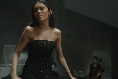 El talento, la belleza de Madison Beer animan el clip Dangerous