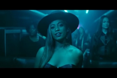 Mama, Dolly, Jesus por Madeline Edwards