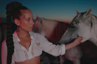 Pura naturalidad y talento en las imagenes detras de camaras del clip Stay de Alicia Keys