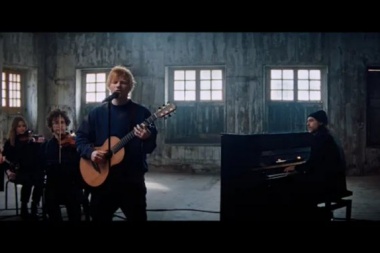 Check out Eyes Closed por Ed Sheeran con Aaron Dessner en el piano