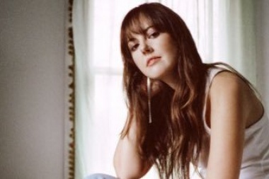 Jordyn Shellhart una cantautora estadounidense que sigue cosechando exitos