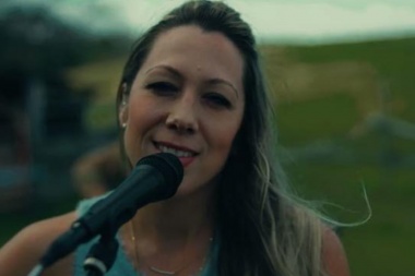 Genial performance de Colbie Caillat: Try