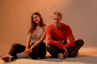 Victoria Justice y Toby Gad unieron sus talentos en una genial historia de Piano Diaries