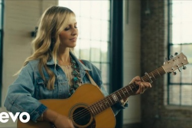 La estrella country Catie Offerman sigue creciendo en su carrera musical: Sound Of Missing You