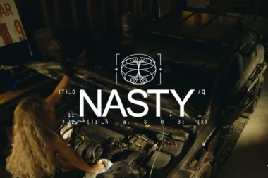 La sexy y talentosa Tinashe se pone desagradable