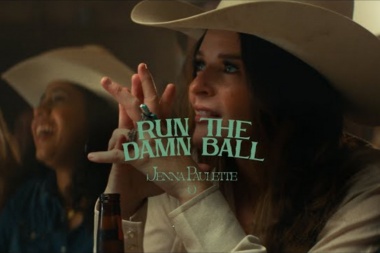 Jenna Paulette infunde creatividad y pasion: Run The Damn Ball