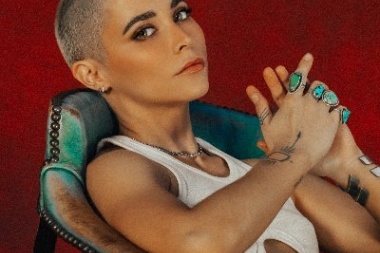 Checa la musica de la artista estadounidense CeCe