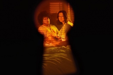 Selena Gomez y Benny Blanco presentaron nuevas historias con su version deluxe