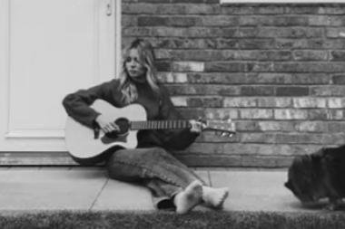 Nina Nesbitt compartio una version acustica de Anger