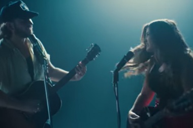 Nate Haller y Tenille Townes se unen en Backfire