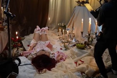 Dulce Maria muestra el detras de camaras del video de Jaula de Oro