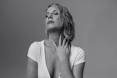 Morgan James da nueva vida a Is This Love con un toque soul