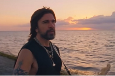 Juanes rockea el amor a primera vista con Cuando Estamos Tu y Yo