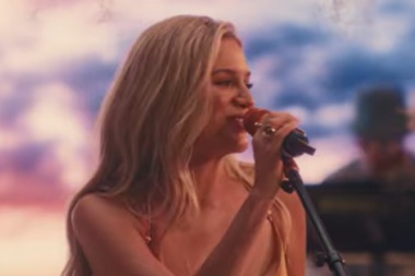 Kelsea Ballerini le dio un toque intimo a I Would, Would You