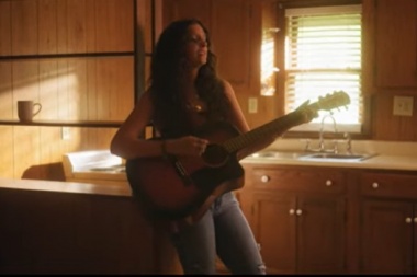 Lanie Gardner le puso imagenes a Faded Polaroids