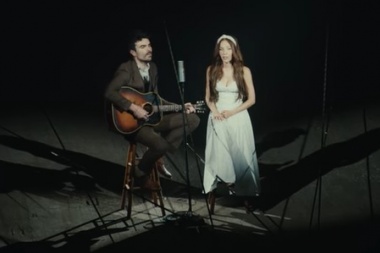 Thelma & James le ponen fe y emocion en Parking Lot Prayers