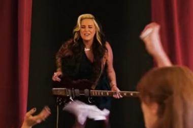 Taylor Austin Dye - Damn Good Day