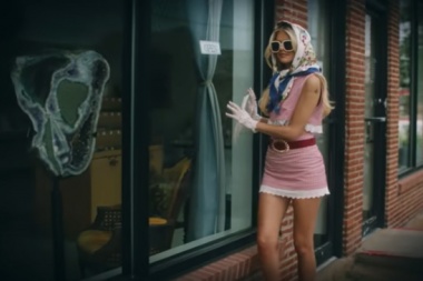 Carter Faith lanzo su album debut y el visual de Betty