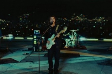 Juanes rockea en vivo su single Mas