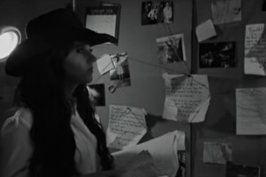 Echale un vistazo a Love Letter por Ashley Wineland