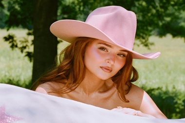 Gabi Sklar dejo caer imagenes para Sugamama