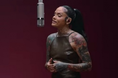 Kehlani sigue reflejando el curso de su historia musical con Folded