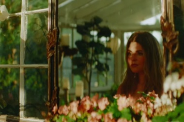 Tenille Arts deja que una cancion vuelva a florecer