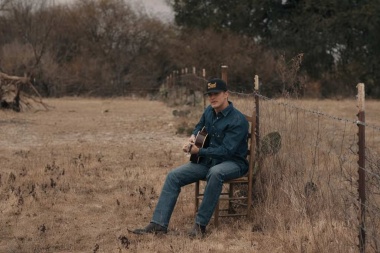 Parker McCollum deja caer nuevas historias en su nuevo disco