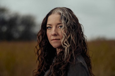 Ashley McBryde sigue reflejando el curso de su historia musical